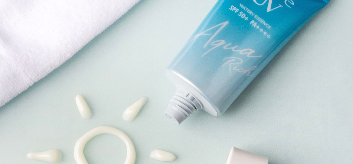 Biore UV Aqua Rich Watery Essence